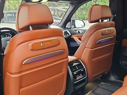 Used 2023 BMW X7 M60i w/ Executive Package image 19