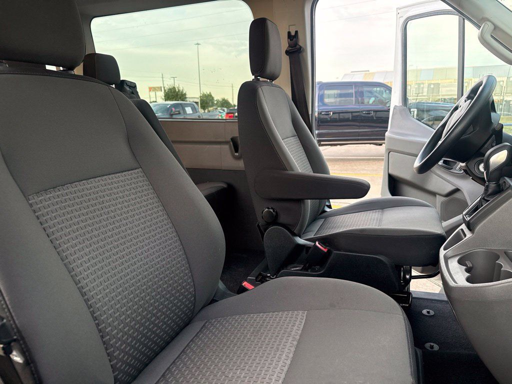 Used 2024 Ford Transit 350 XLT RWD image 11