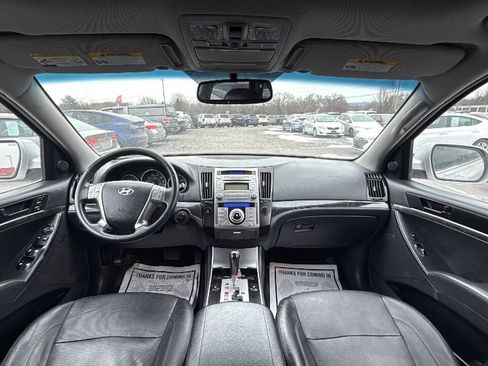 Used 2010 Hyundai Veracruz Limited FWD image 16