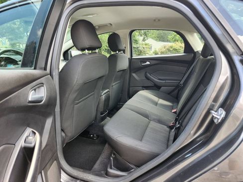 Used 2016 Ford Focus SE FWD image 5