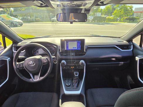 Used 2023 Toyota RAV4 SE w/ Weather & Moonroof Package AWD/4WD image 18
