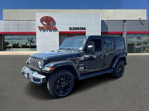 Used 2024 Jeep Wrangler Unlimited Sahara w/ Technology Group AWD/4WD image 7