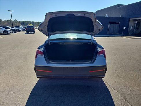 Used 2024 Hyundai Elantra SEL image 16