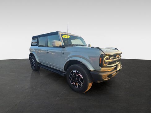 Used 2021 Ford Bronco Outer Banks AWD/4WD image 3