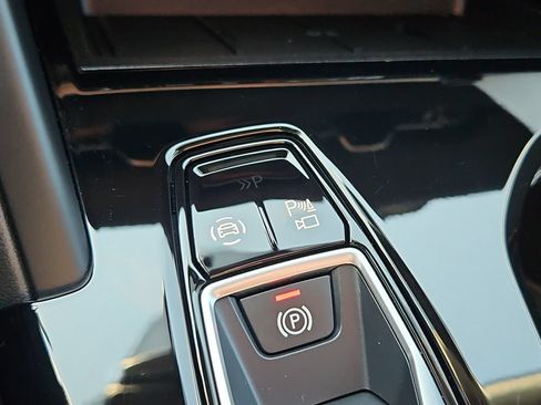 Certified 2025 Audi Q5 Premium w/ Convenience Package AWD/4WD image 18