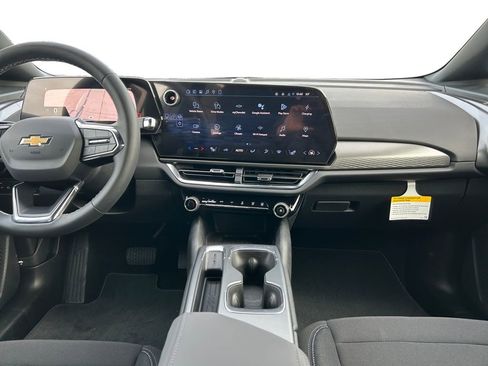 New 2026 Chevrolet Equinox EV LT image 12