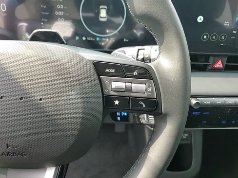 New 2025 Hyundai Ioniq 5 SE image 18