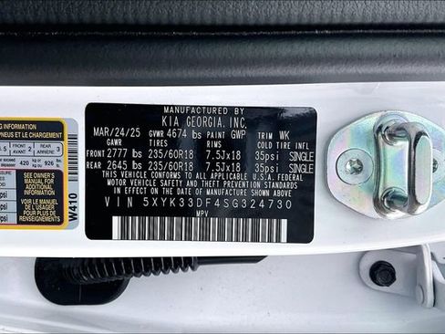 Used 2025 Kia Sportage EX w/ Premium Package FWD image 16