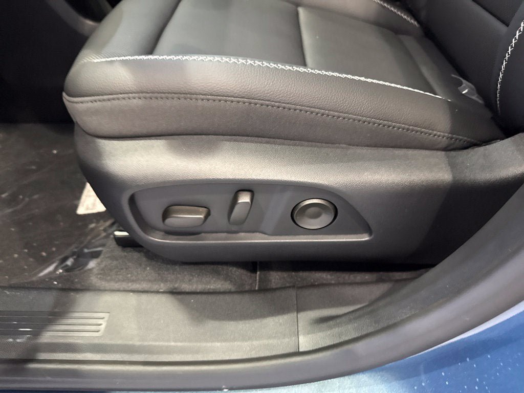 New 2027 GMC Terrain Denali w/ LPO, Floor Liner Package AWD/4WD image 27