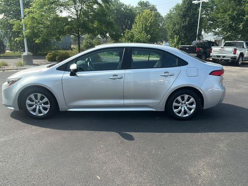 Used 2023 Toyota Corolla LE FWD image 16