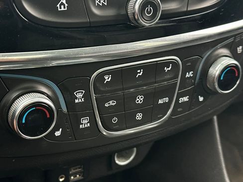 Used 2020 Chevrolet Traverse Premier w/ LPO, Floor Liner Package AWD/4WD image 23
