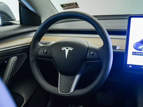 Used 2022 Tesla Model 3 RWD image 12