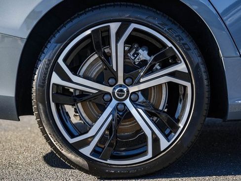 Used 2023 Volvo S60 T8 Plus image 16