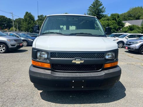 Used 2017 Chevrolet Express 2500 RWD image 8