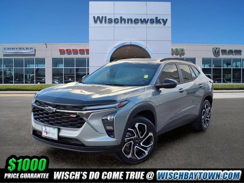 Used 2025 Chevrolet Trax RS w/ Driver Confidence Package FWD image 1