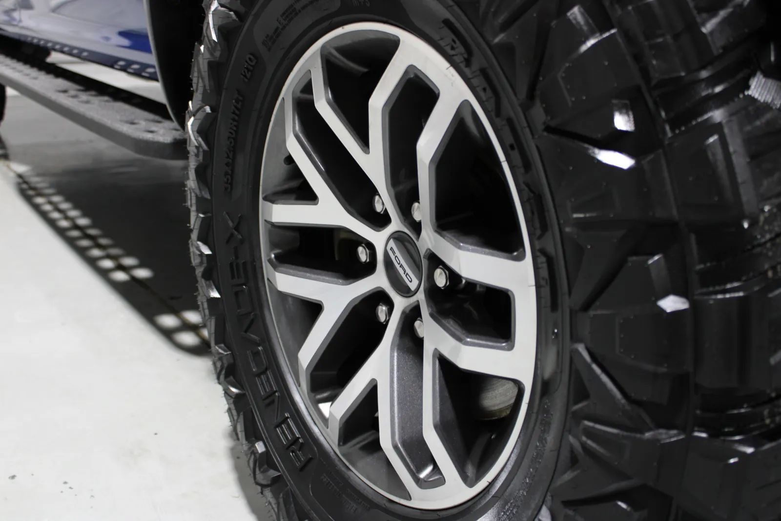 Used 2018 Ford F150 Raptor w/ Equipment Group 802A Luxury AWD/4WD image 5