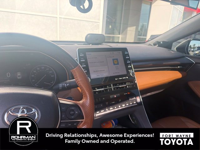 Used 2021 Toyota Avalon Limited w/ Advanced Safety Package FWD image 3