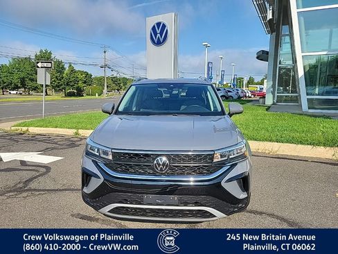 Certified 2023 Volkswagen Taos SE w/ Panoramic Sunroof Package AWD/4WD image 2