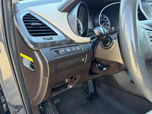 Used 2018 Hyundai Santa Fe Sport image 13