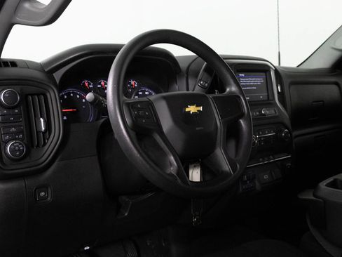 Used 2020 Chevrolet Silverado 2500 Custom w/ Custom Value Package image 5