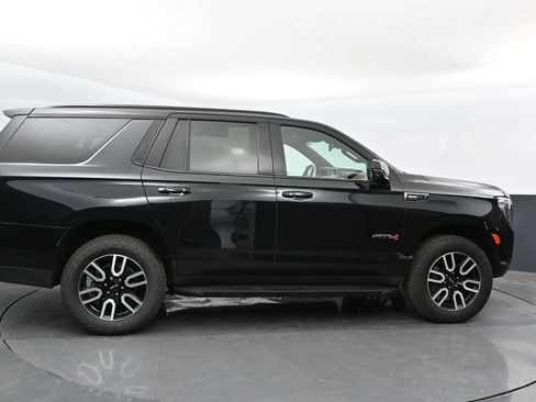 Used 2024 GMC Yukon AT4 w/ Technology Package AWD/4WD image 5