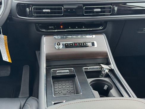 New 2026 Lincoln Aviator Reserve image 17