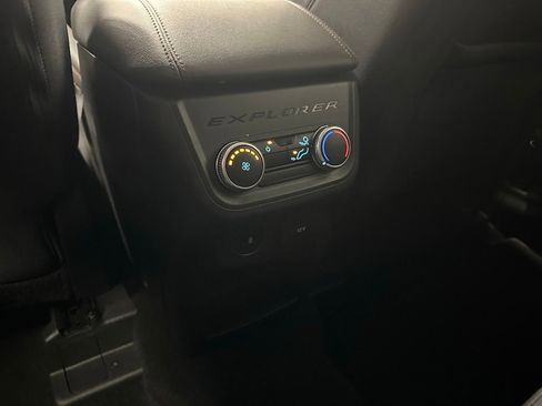 Used 2025 Ford Explorer Active image 43