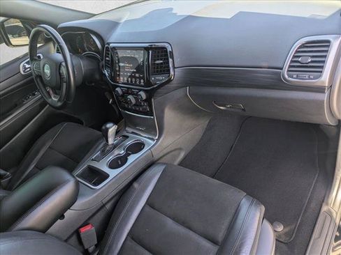 Used 2020 Jeep Grand Cherokee Altitude RWD image 21