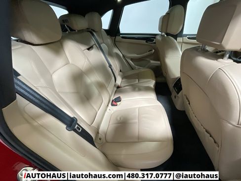 Used 2022 Porsche Macan S w/ Premium Package Plus image 20