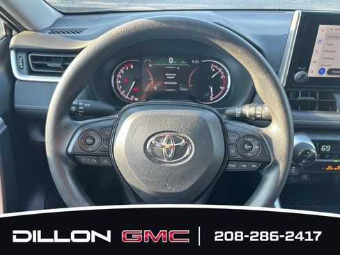Used 2025 Toyota RAV4 XLE AWD/4WD image 2