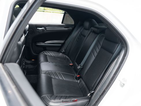 Used 2023 Chrysler 300 C RWD image 17