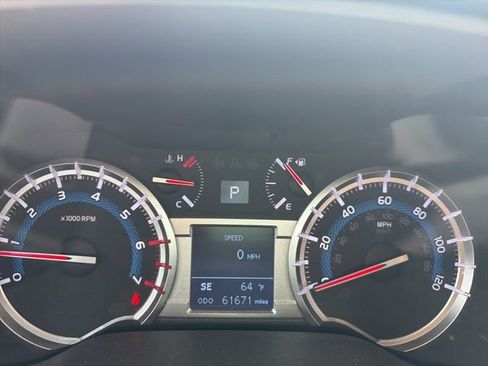 Used 2017 Toyota 4Runner SR5 AWD/4WD image 8