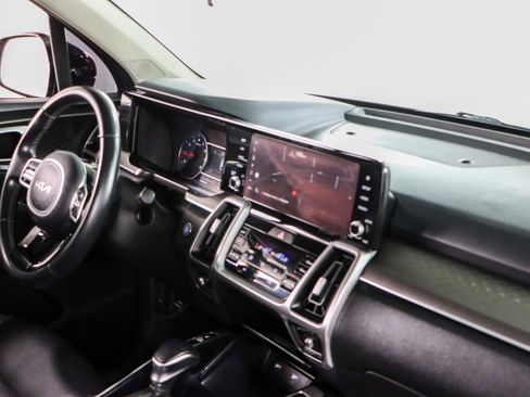 Used 2022 Kia Sorento S w/ Panoramic Sunroof Package FWD image 27