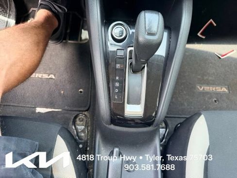 Used 2022 Nissan Versa SV FWD image 20