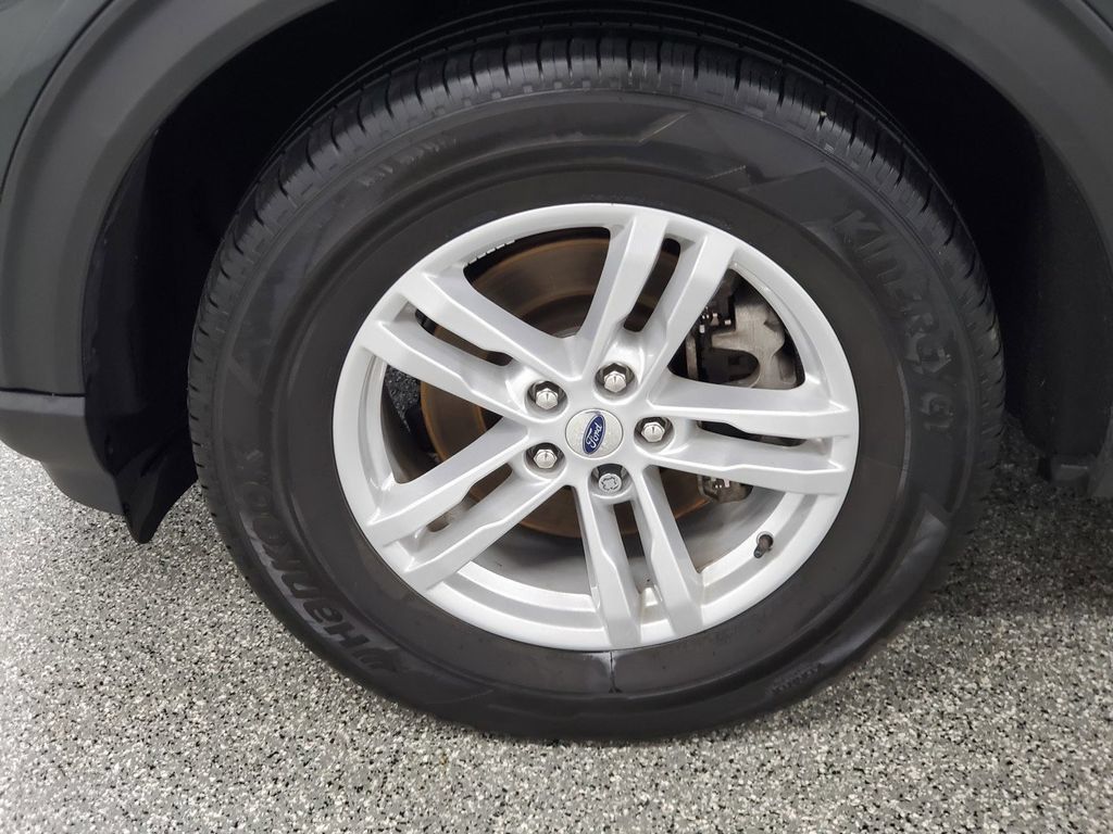 Used 2023 Ford Explorer XLT AWD/4WD image 8