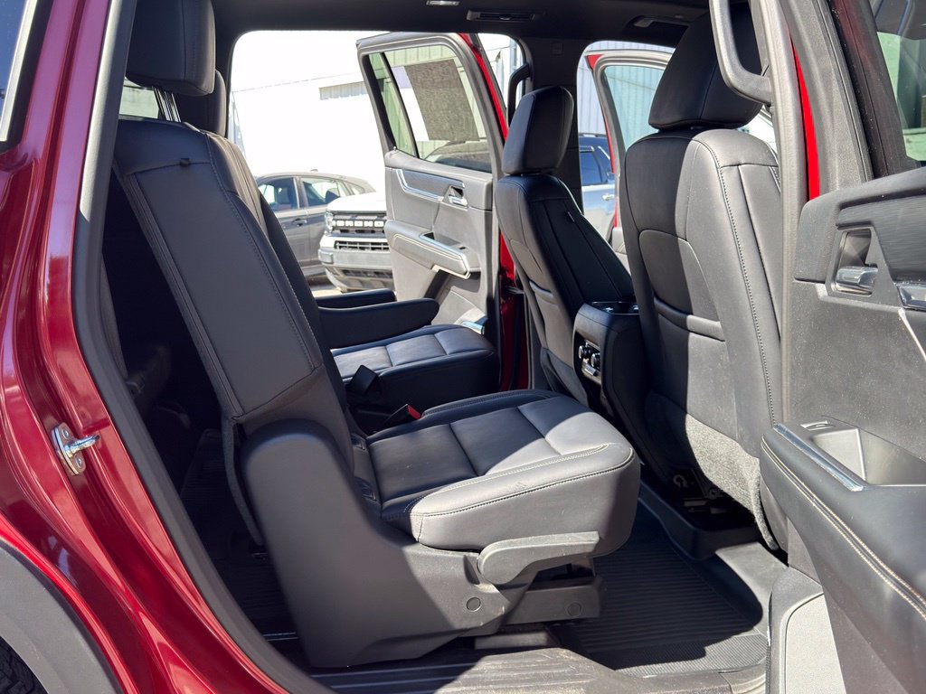 Used 2025 GMC Acadia Elevation w/ Elevation Premium Package AWD/4WD image 24