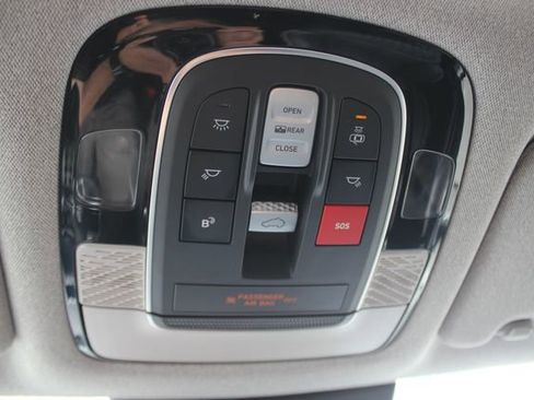 Used 2023 Hyundai Palisade Limited AWD/4WD image 13