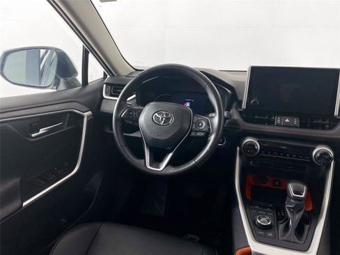 Used 2024 Toyota RAV4 Adventure image 22