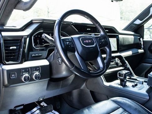 Used 2024 GMC Sierra 1500 AT4X image 13