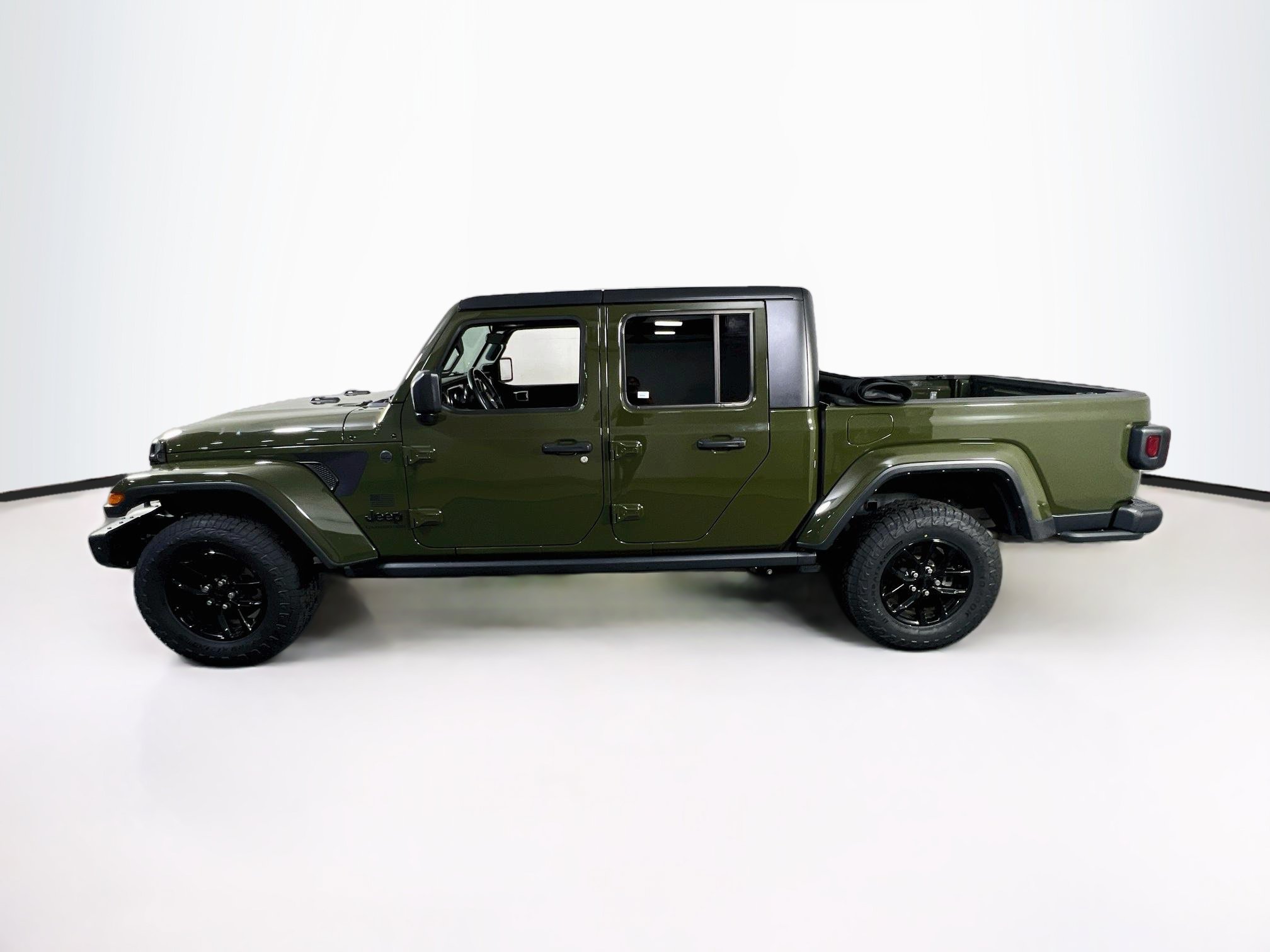 Used 2023 Jeep Gladiator Sport AWD/4WD image 8