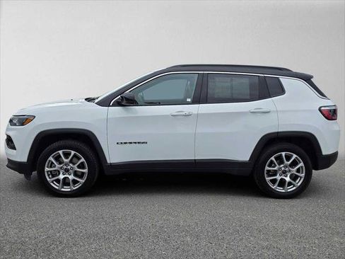 Used 2025 Jeep Compass Limited AWD/4WD image 6