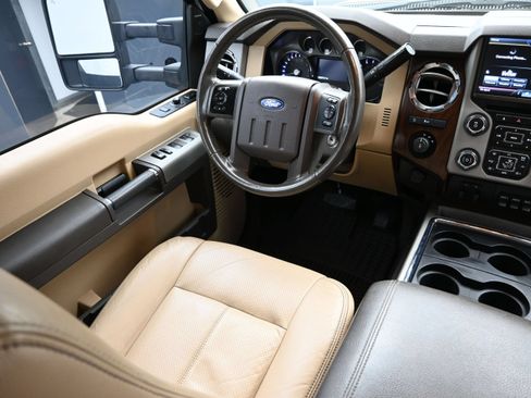 Used 2015 Ford F250 Lariat w/ Lariat Interior Package AWD/4WD image 24