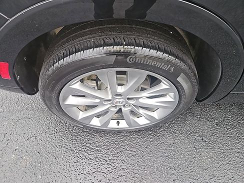 Used 2023 Buick Envision Avenir image 11