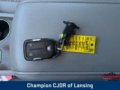 Used 2019 GMC Acadia SLE image 31