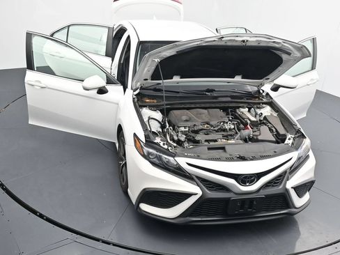 Used 2024 Toyota Camry SE FWD image 25