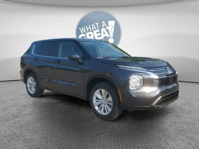 New 2026 Mitsubishi Outlander ES
