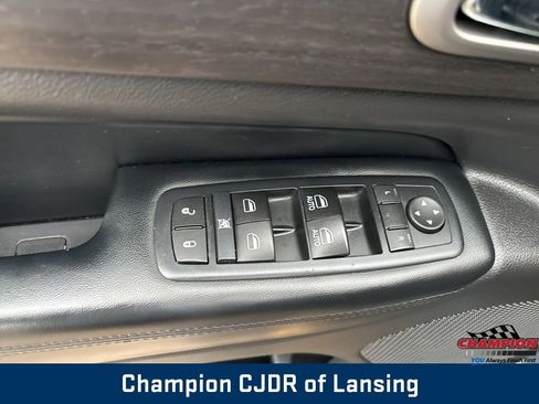 Used 2017 Jeep Grand Cherokee Altitude image 19