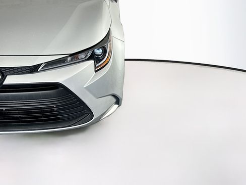 Used 2026 Toyota Corolla LE FWD image 9