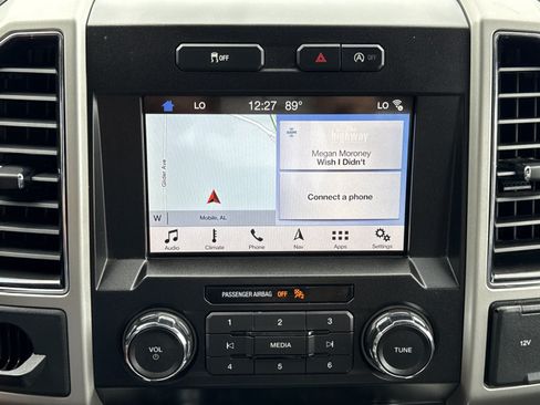 Used 2019 Ford F150 Lariat RWD image 25