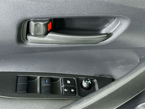 Used 2022 Toyota Corolla LE FWD image 22
